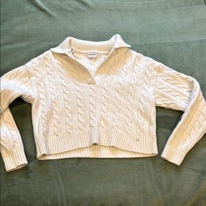 Aritzia Sunday Best Cropped V-Neck Cable Knit Sweater in Cream